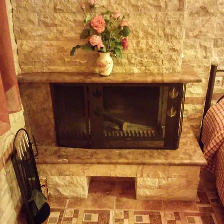 Astromeria מלון Makrirrákhi